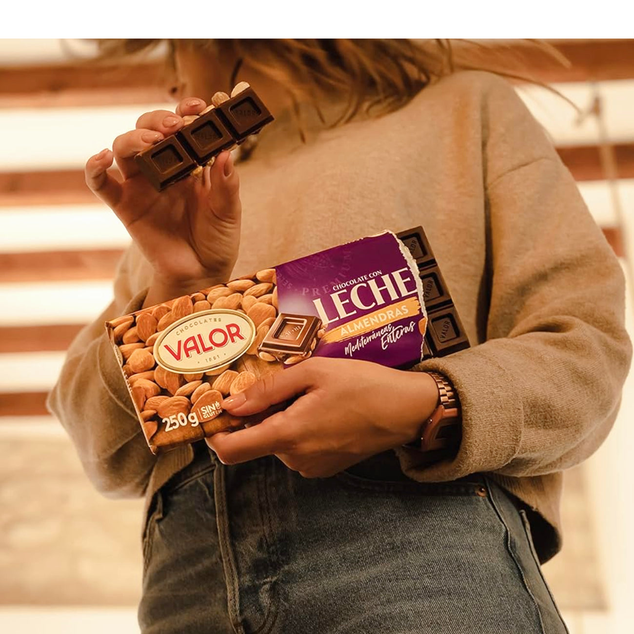 Milk Chocolate with Mediterranean Almonds. 250g - Valor Spain